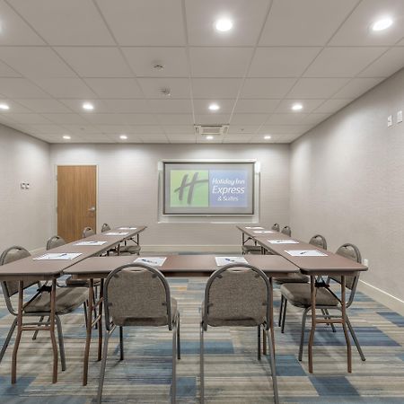Holiday Inn Express & Suites Tulsa Midtown By Ihg Ngoại thất bức ảnh