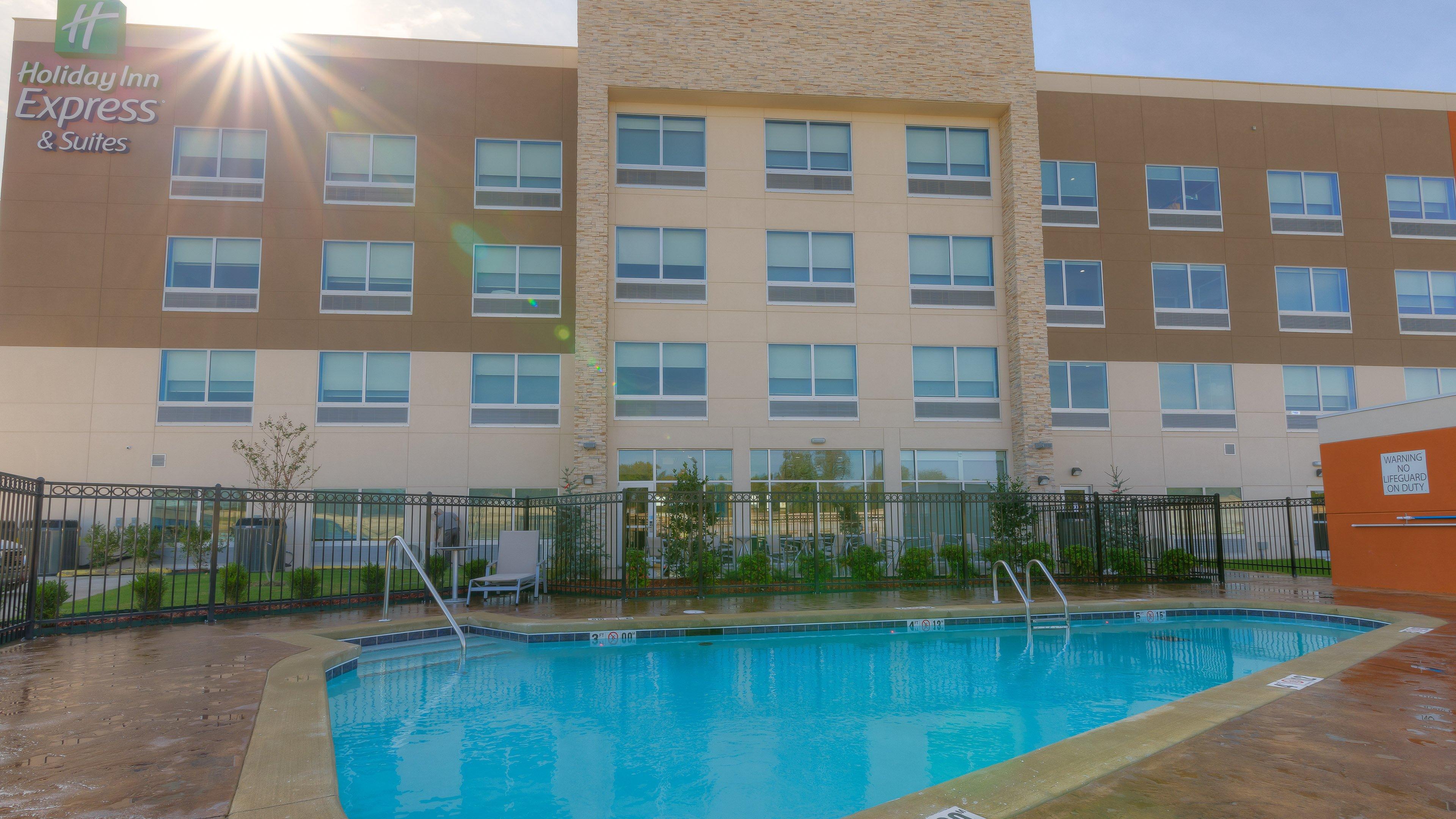 Holiday Inn Express & Suites Tulsa Midtown By Ihg Ngoại thất bức ảnh